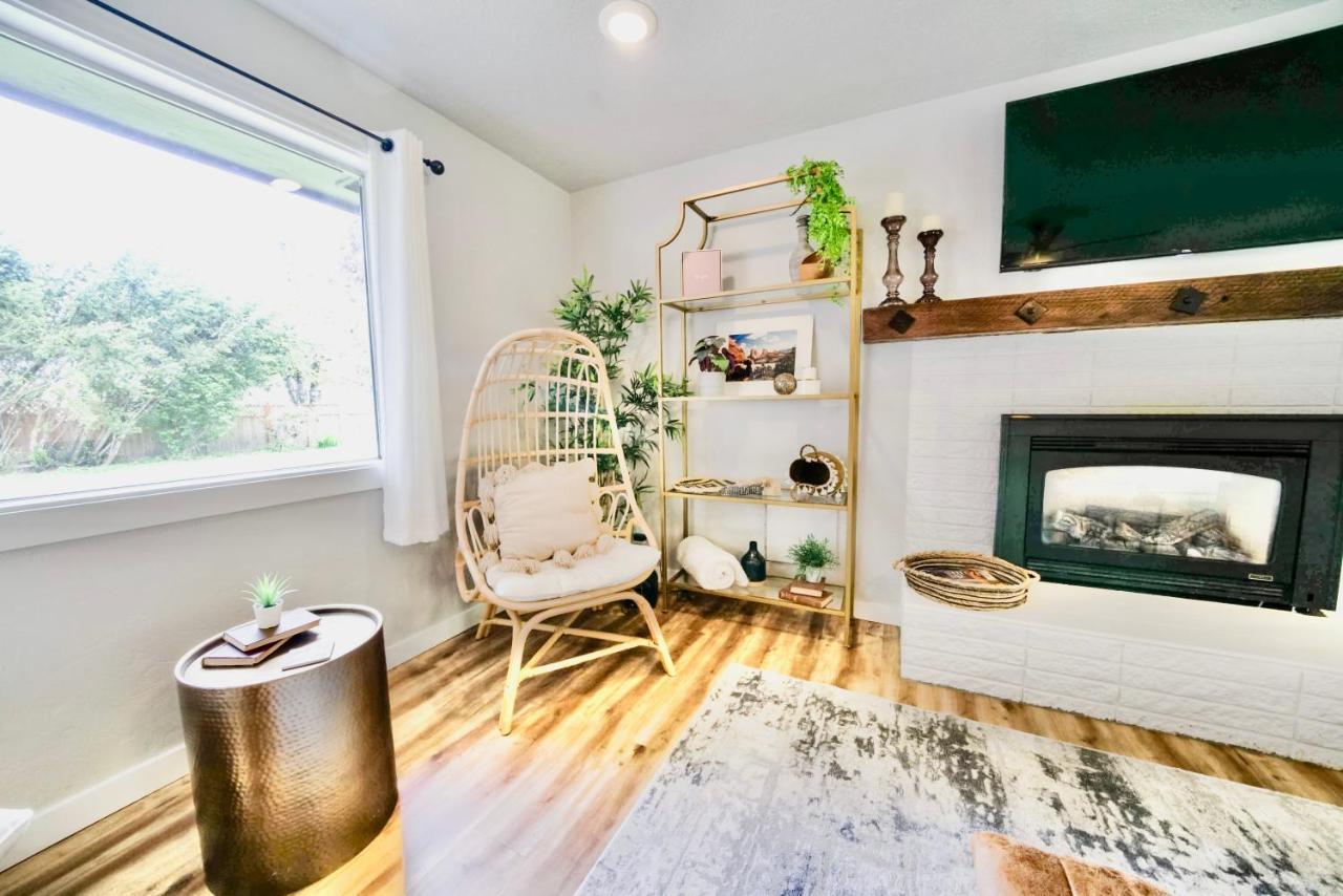 コー​​バリス Modern Boho Retreatヴィラ エクステリア 写真